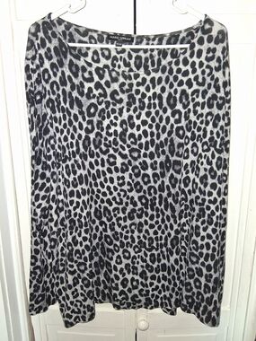 Mario Serrani Black & Gray Leopard Tunic Top